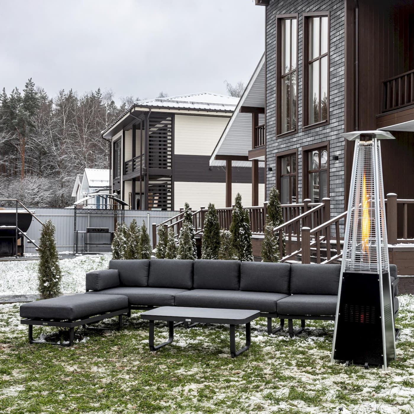 Лаунж-зона Esen с угловым диваном из алюминия