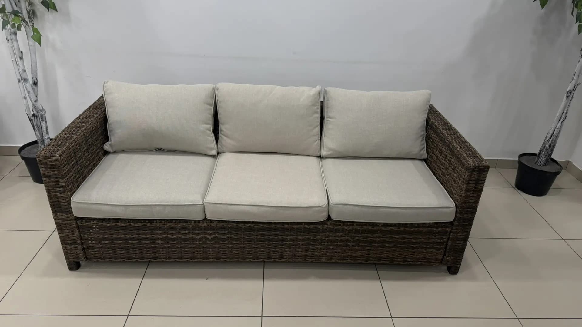 Диван Pion 3-х местный в коричневом цвете