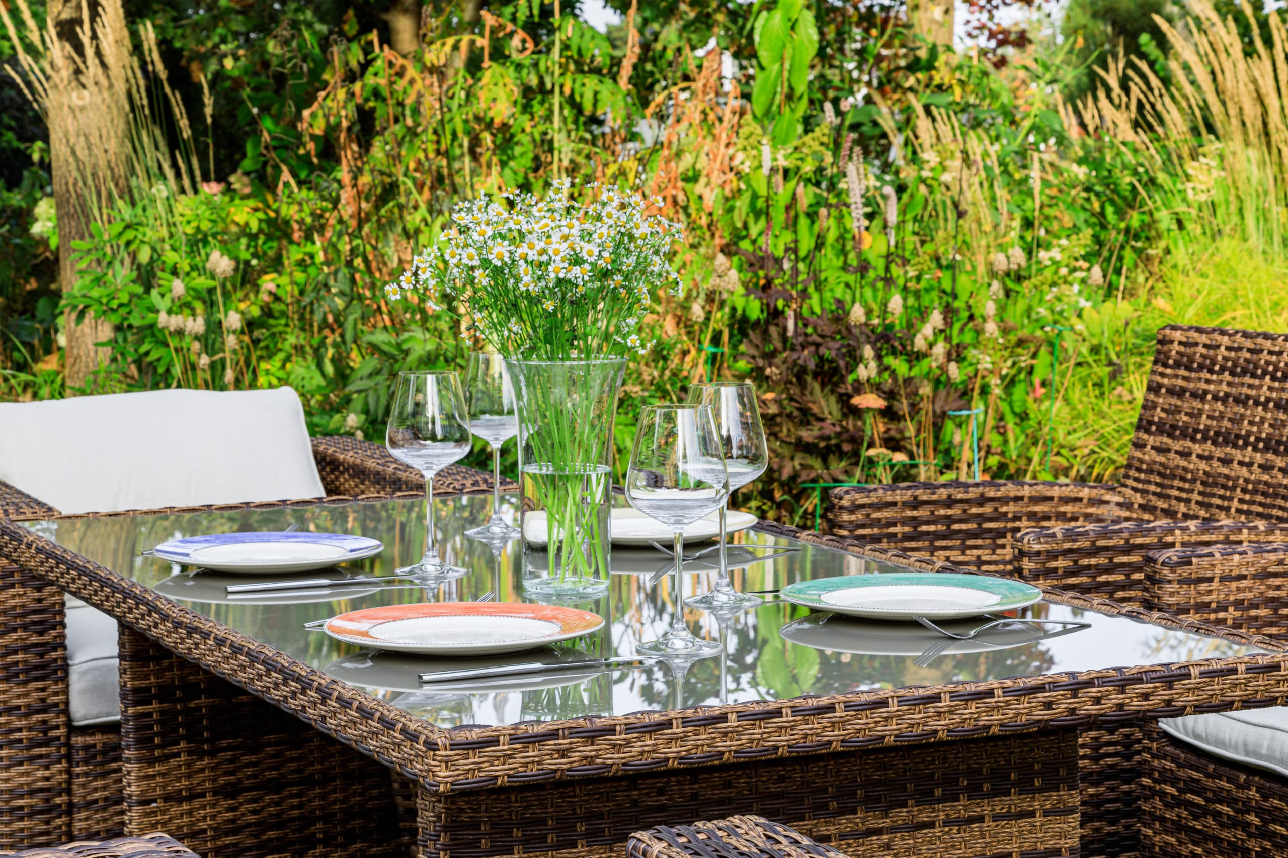 Pion PLUS обеденный комплект коричневого цвета