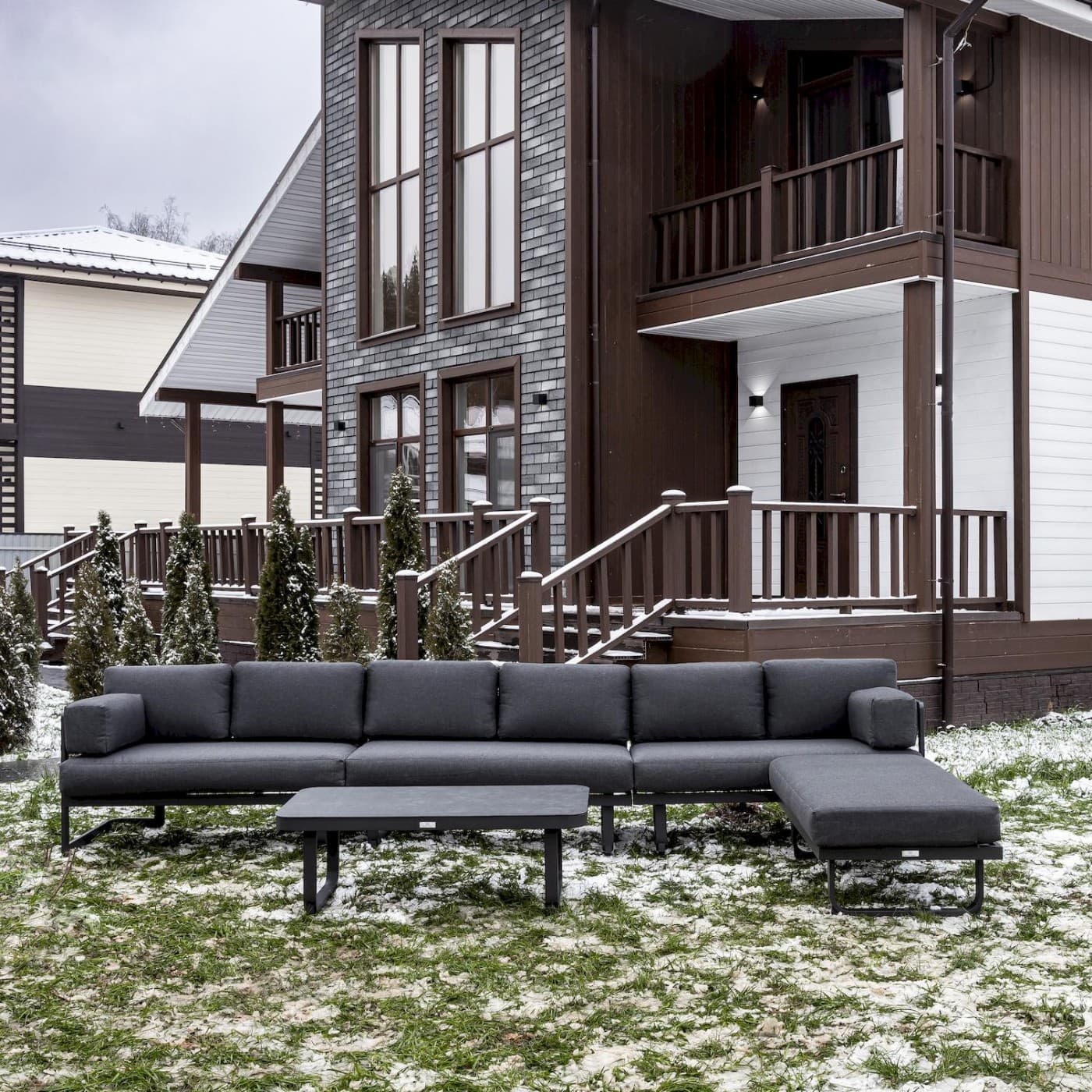 Лаунж-зона Esen с угловым диваном из алюминия