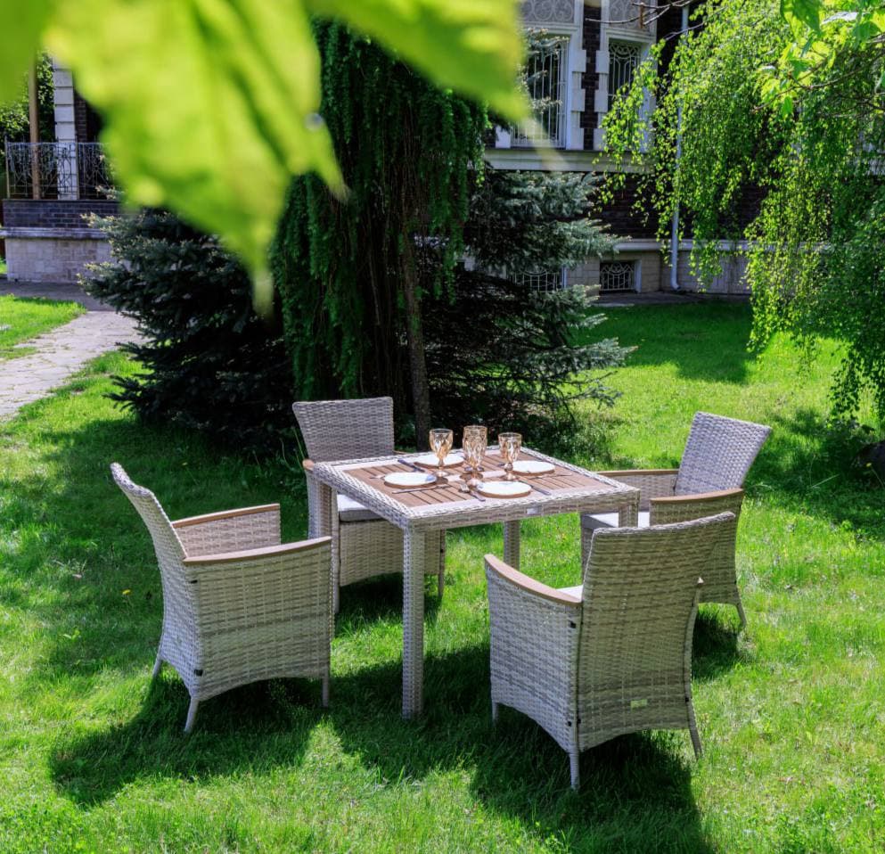 Aros обеденный комплект бежевого цвета на 4 персоны