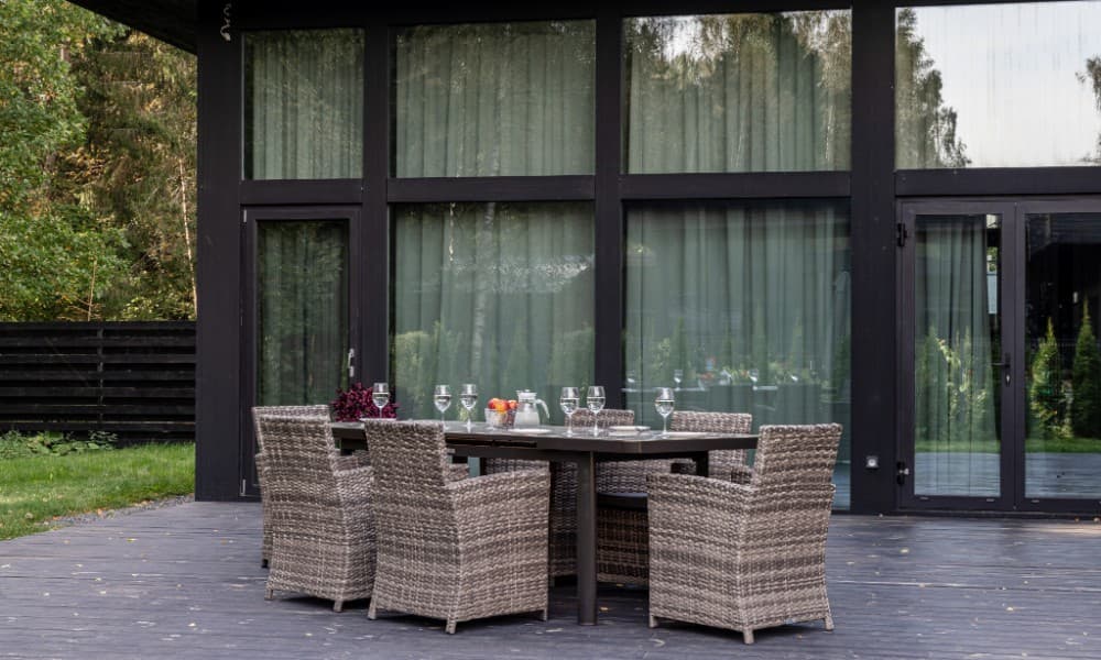 Klara + Mula обеденный комплект серого цвета